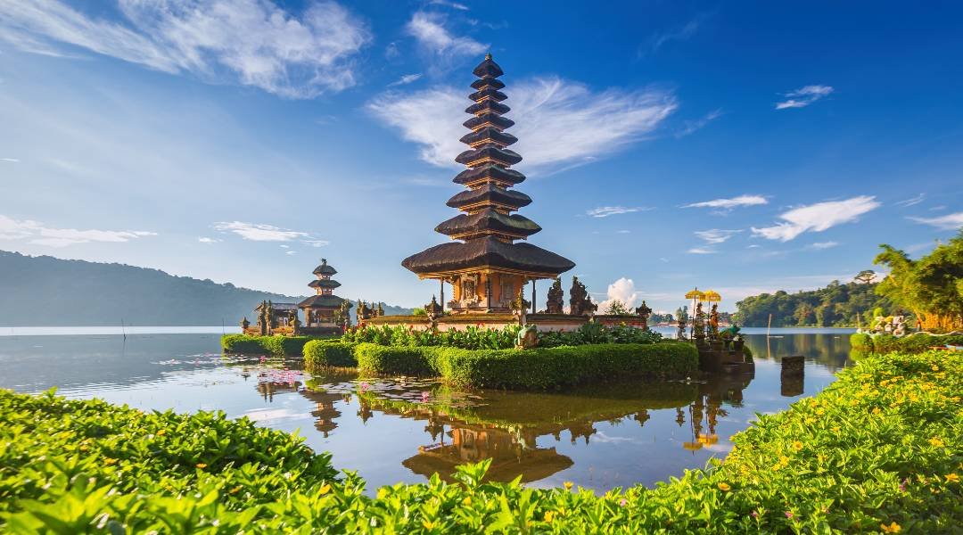 cheap flights from vancouver to bali